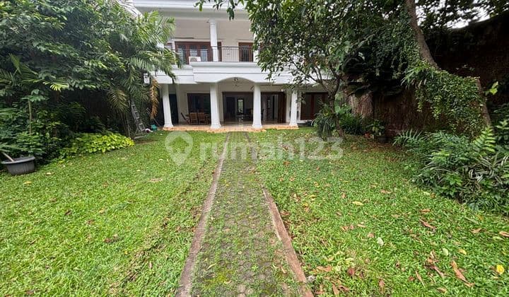 Luxury Comfortable Rental House Strategic Location in East Kemang, South Jakarta