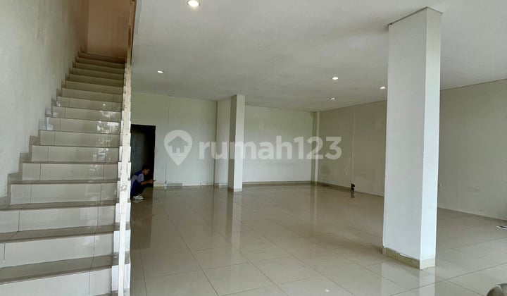 Sewa Ruko Bagus 3 Lantai Siap Huni Lokasi Strategis di Gading Serpong - Tangerang