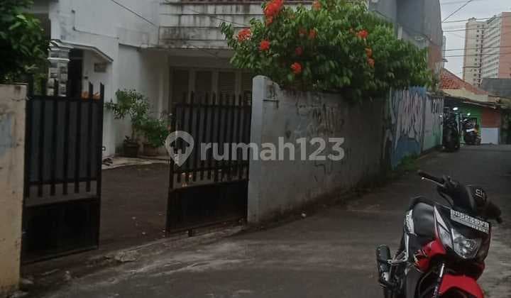 Rumah Lapang Siap Huni Lokasi Strategis di Kebagusan, Jakarta Selatan