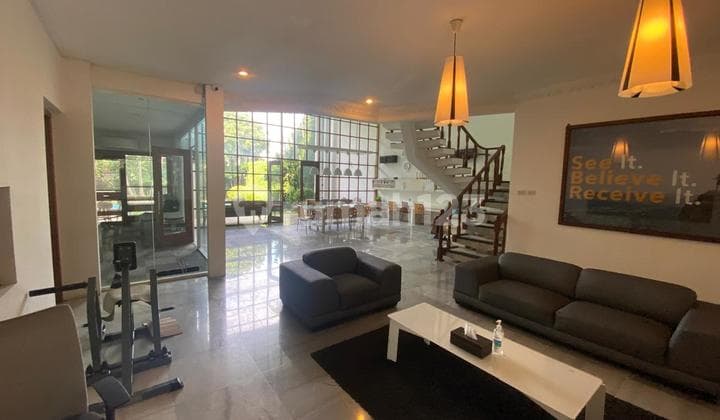 Sewa Rumah Mewah Cantik Luas Asri Siap Huni Lokasi Strategis di Kemang - Jakarta Selatan