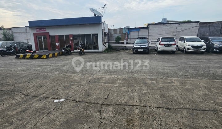 Selling Cheap! Strategic Shop House Near Green Court, Suitable for Business in Pasar Bersih Cengkareng, West Jakarta.