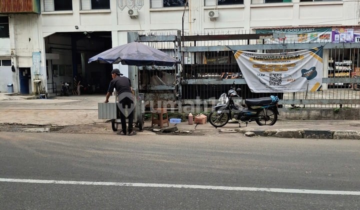 Gudang Luas Lokasi Strategis Dekat Taman Mini Indonesia Indah di Ciracas, Jakarta Timur