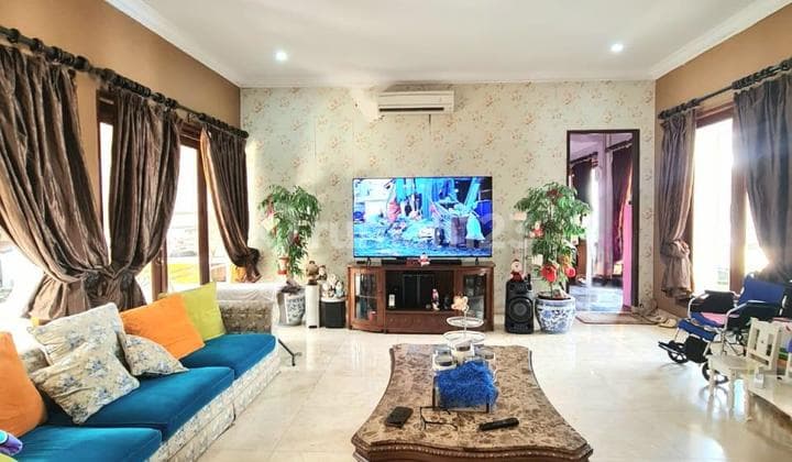 Tanah Bonus Rumah Bagus Siap Huni Letak Komeril di Veteran Bintaro - Jakarta Selatan