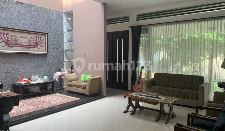 Rumah Bagus Lokasi Strategis di Kemang, Jakarta Selatan