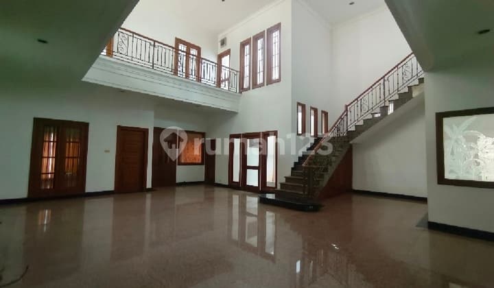 Jual Murah Rumah Mewah Siap Huni Hitung Tanah Saja dengan Luas 800 Meter di Rajawali Kemayoran Jakarta Pusat