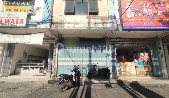 Ruko 3 Lantai Siap Kontrak Strategis Jl. Diponegoro - Hanya 90 Juta/tahun!
