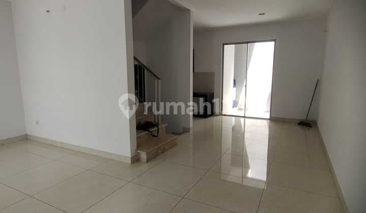 Rumah Kompak Di Golf Island