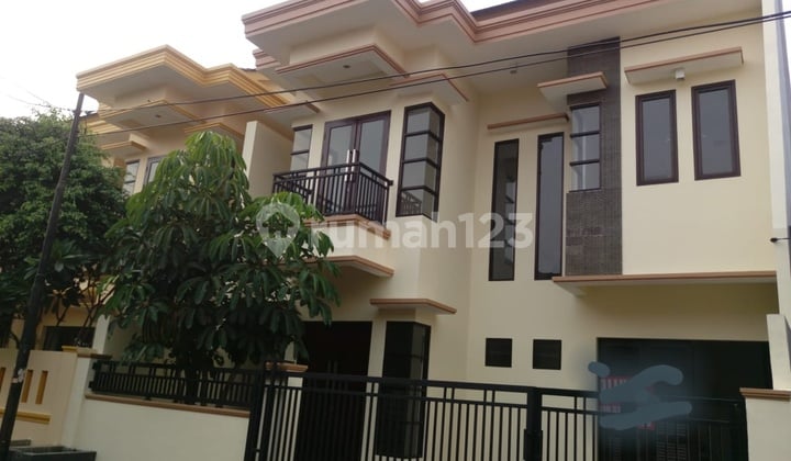 Rumah Baru Renovasi Siap Huni di Rawamangun Jakarta Timur