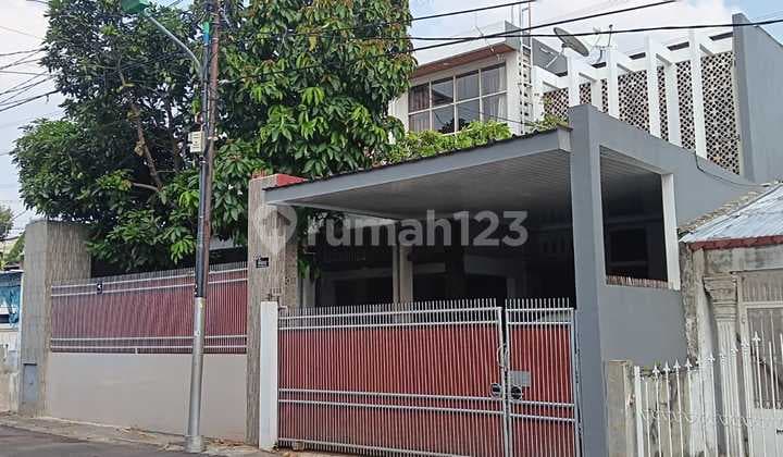 Rumah Besar Dikomplek Sandang Duren Sawit Jakarta Timur