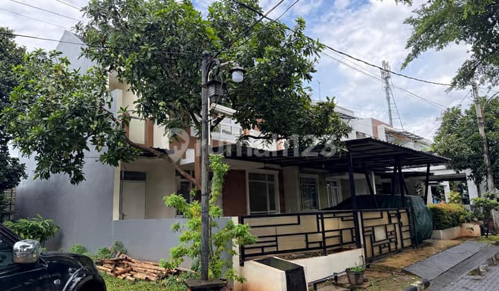 Nice House in Emerald Spring Bekasi East Jayabekasi