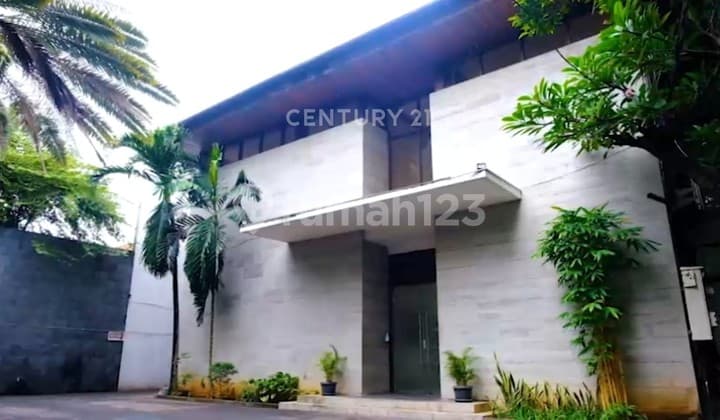 Dijual Cepat Rumah Strategis Pinggir Jalan Menteng Jakarta Pusat