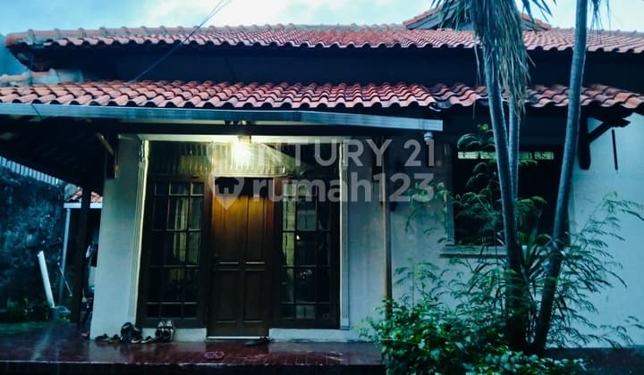 FOR SALE Rumah Lama Di Lokasi Strategis, Jalan Utama Cawang