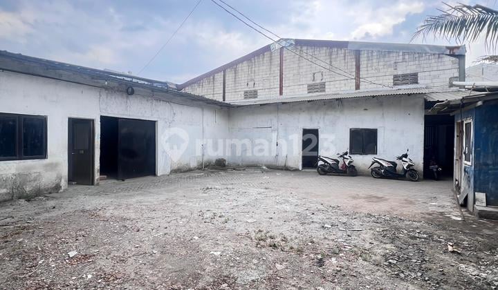 For Rent: Sturdy Factory/Warehouse with Industrial Permit, Cipondoh Kenanga Strategic Access & 20ft Container Provided. Contact Us for Negotiation Until Deal!!!
