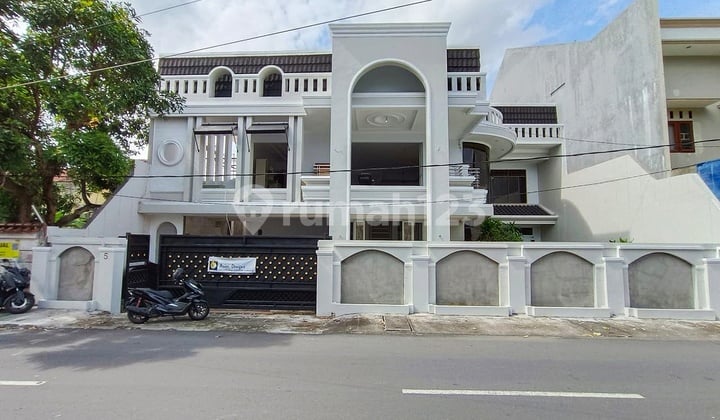 Jual Cepat Turun Harga! Rumah Mewah Denpasr Bali. Lokasi Strategis ! Rumah Bagus SHM