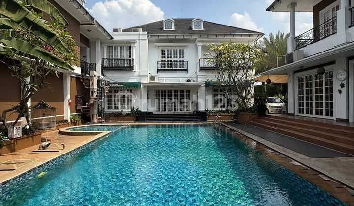 Rumah Mewah Cireundeu Tangerang Selatan Furnish Swimming Pool