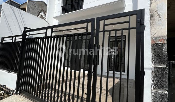 Jual Cepat Rumah Baru di Kencana Loka Bsd Serpong. Lokasi Strategis Rumah Kinclong !