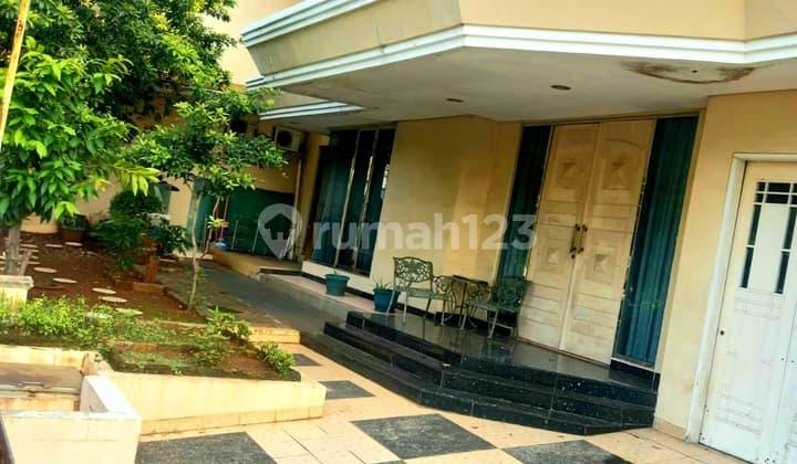 Dijual Cepat Rumah Exclusive dan Mewah di Bukit Gading Villa