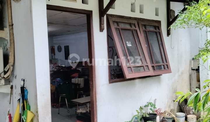 Harga Terbaik!!! Dijual Cepat Rumah Lama di Salemba Tengah