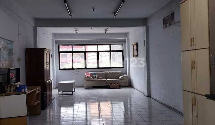 Disewakan Ruko 4 Lantai di Teluk Gong Semi Furnished Siap Huni
