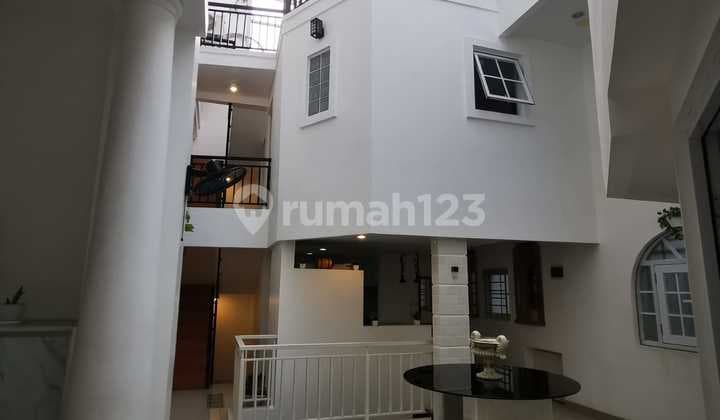 Dijual Rumah 2 Lantai di Bukit Golf Mediterania Pik SHM Furnished