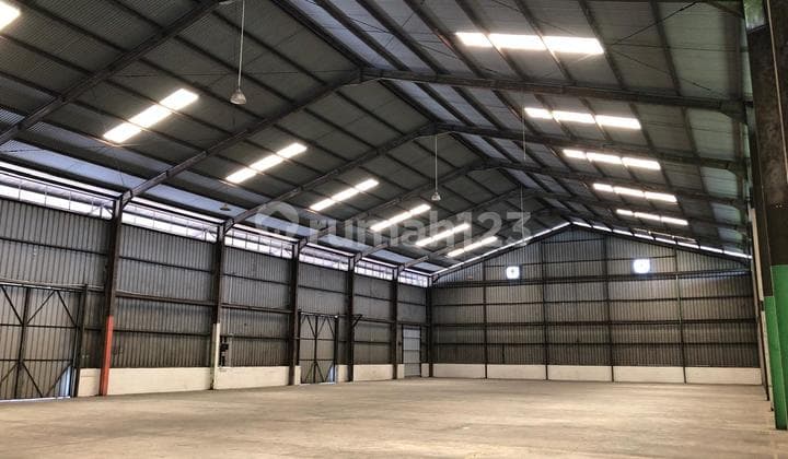 Warehouse for Rent in Kalideres, Area 1,373 sqm, Ready to Move In