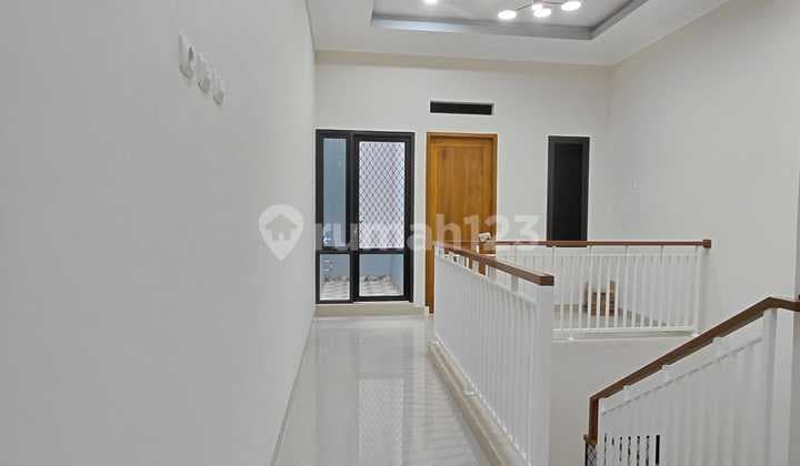 Dijual Rumah Baru 2 Lantai di Simprug Poris SHM Siap Huni Nego