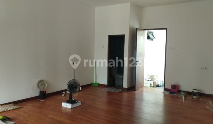 Disewakan Ruko 3 Lantai di Muara Karang Pluit 2,5 Lantai