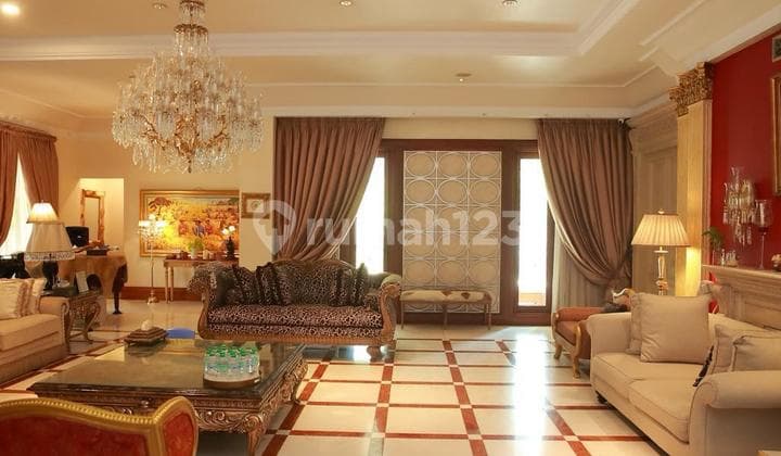 Dijual Rumah Mewah Menteng SHM 1800M² Semi Furnished