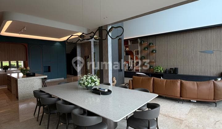 Disewakan Rumah 3 Lantai di Golf Island Signature Pik Siap Huni