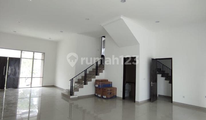 Disewakan Rumah 2,5 Lantai di Manhattan Pik Unfurnished bisa Nego