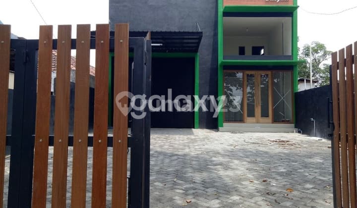 Gudang + Kantor 2 lantai di Raya Menganti Sidomulyo,Gresik