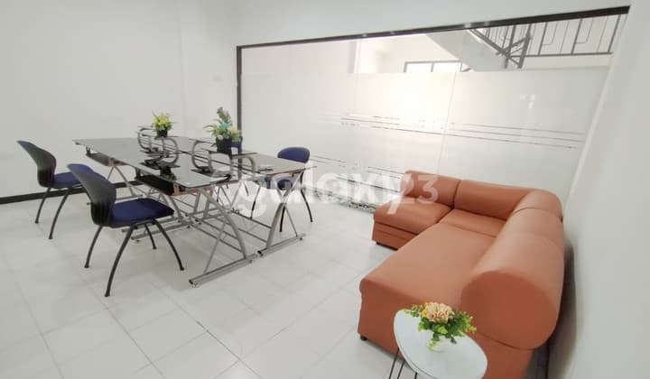 Ruangan Kantor Zimo Office