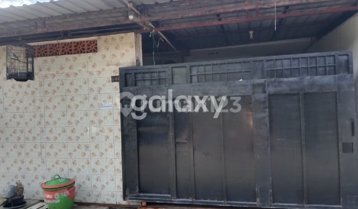 Rumah Swan Park Menganti Gresik Rumah Swan Park Menganti Gresik