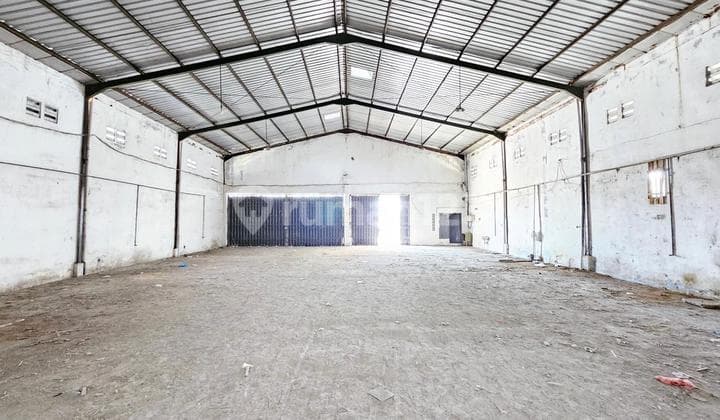 Gudang Bagus, Letak Di Area Komersil, Cukup Luas