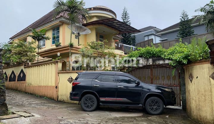 VILLA ASRI DI TUGU CISARUA PUNCAK