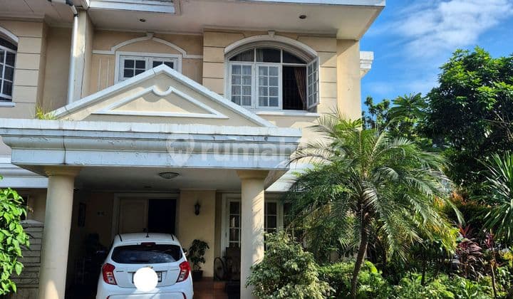 Rumah Nyaman Di Graha Hijau Ciputat, Lt 250m², Lb 200m², 4 Kt, Posisi Hook