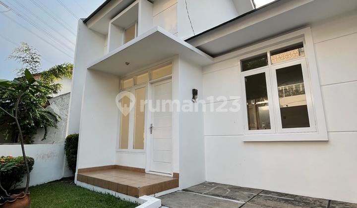 Di Jual Rumah Baru Bangun Siap Huni Aman Banjir di Kemang Pratama Bekasi