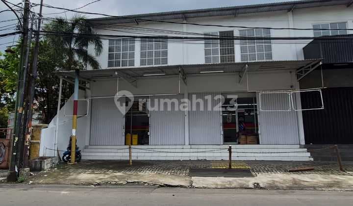 Disewakan Ruko Gandeng 2 Lantai di Jalan Utama Taman Galaxy Bekasi Selatan