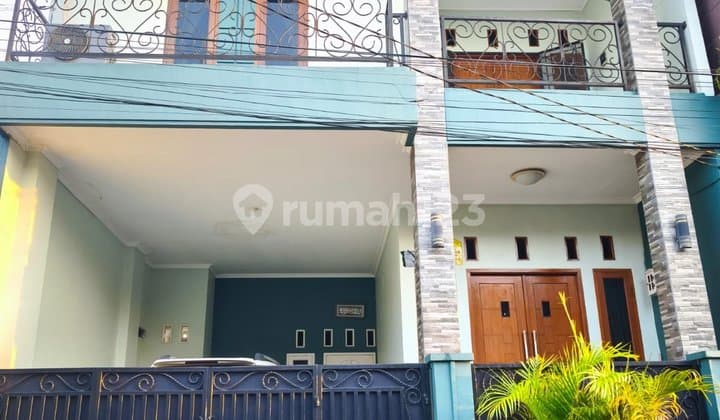 Di Jual Rumah Sangat Murah Bangunan 2 Lantai Lokasi Strategis di Harapan Indah Bekasi Kota
