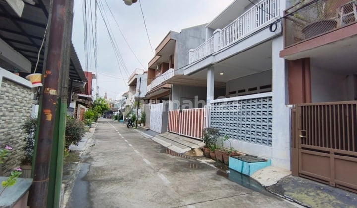 Ready-to-Occupy House for Sale in Pulo Sirih Taman Galaxy, South Bekasi.