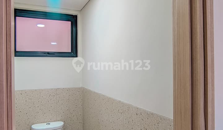 Rumah 3 Lantai di The Astelia Bintaro Hanya 1,8 M
