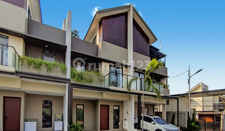 Rumah 3 Lantai Dekat Stasiun Jurangmangu Bintaro