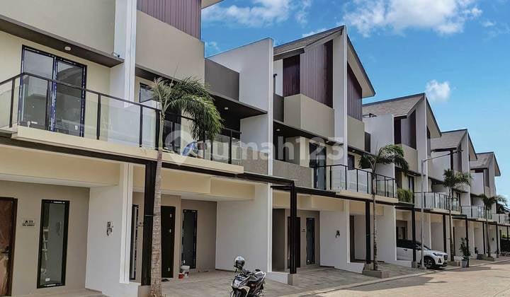 Rumah 3 Lantai Gaya Modern Tropis, The Astelia Bintaro