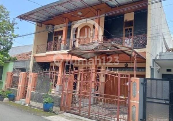 Disewakan Rumah 2 Lantai Full Furnished Luas 205m2 7 Kamar Tidur Siap Huni, Bebas Banjir, Dalam Komplek, Cocok Dijadikan Hunian/kantor Di Antapani Bandung