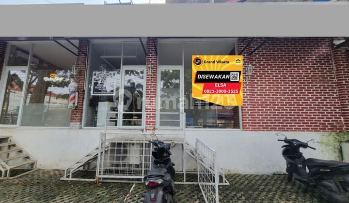 Disewakan Ruang Usaha/ Kios. Dengan Area Parkir Cukup Luas Dan Lokasi Strategis. Cocok Dijadikan Barbershop/ Coffee Shop. Di Sayap Riau Bandung Wetan