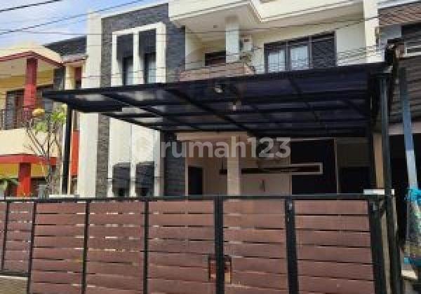 Dijual Rumah Bagus 2 Lantai, Luas Tanah 118m2, 3+1 Kamar Tidur, One Gate Securty Sytem, Keamanan 24 Jam, Dekat Fasilitas Umum, Sekolah, Rumah Sakit Graha Bunda, Toserba Griya, Kiara Artha Park, Antapani Bandung