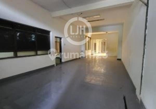 Ruko Gandeng 2 Lantai, Luas 364m2, Terdapat, 10 Ruang Kerja, Cocok dijadikan, Kantor, Tempat Usaha Cargo, Ekspedisi, Warehouse, Gudang Kanveksi, Indomart, Alfamart, dan Sekolahan, Burangrang Bandung