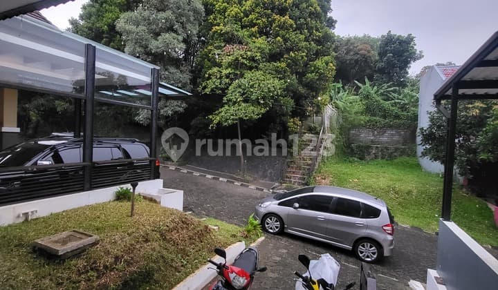 Disewakan Rumah 1 Lantai Luas 100 M2, 2 Kamar Tidur Dalam Cluster One Gate Security System, Semi Furnished Siap Huni. Fasilitas Cluster : Masjid, Taman, Taman Bermain, Kolam Renang. Mandalajati Bandung Timur