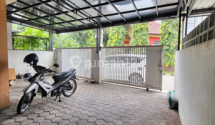 Dijual Rumah 1.5 Lantai Luas 163 M2. 4 Kamar Tidur Siap Huni. Dalam Cluster Keamanan 24 Jam. Fasilitas Cluster Playground. Lapangan Tenis. Masjid. Antapani Bandung