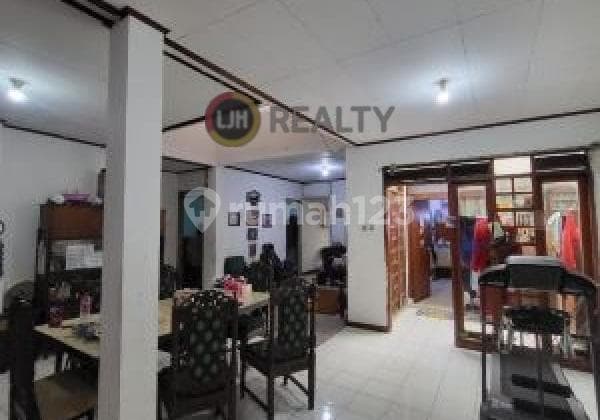 Dijual Rumah 2 Lantai Luas Tanah 270m2, 6 Kamar Tidur, Dalam Komplek, Keamanan 24 Jam, 5 Km Dari Gerbang Tol Pasteur, Sukaluyu Bandung